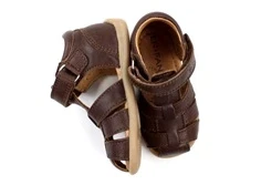 En Fant sandal potting soil